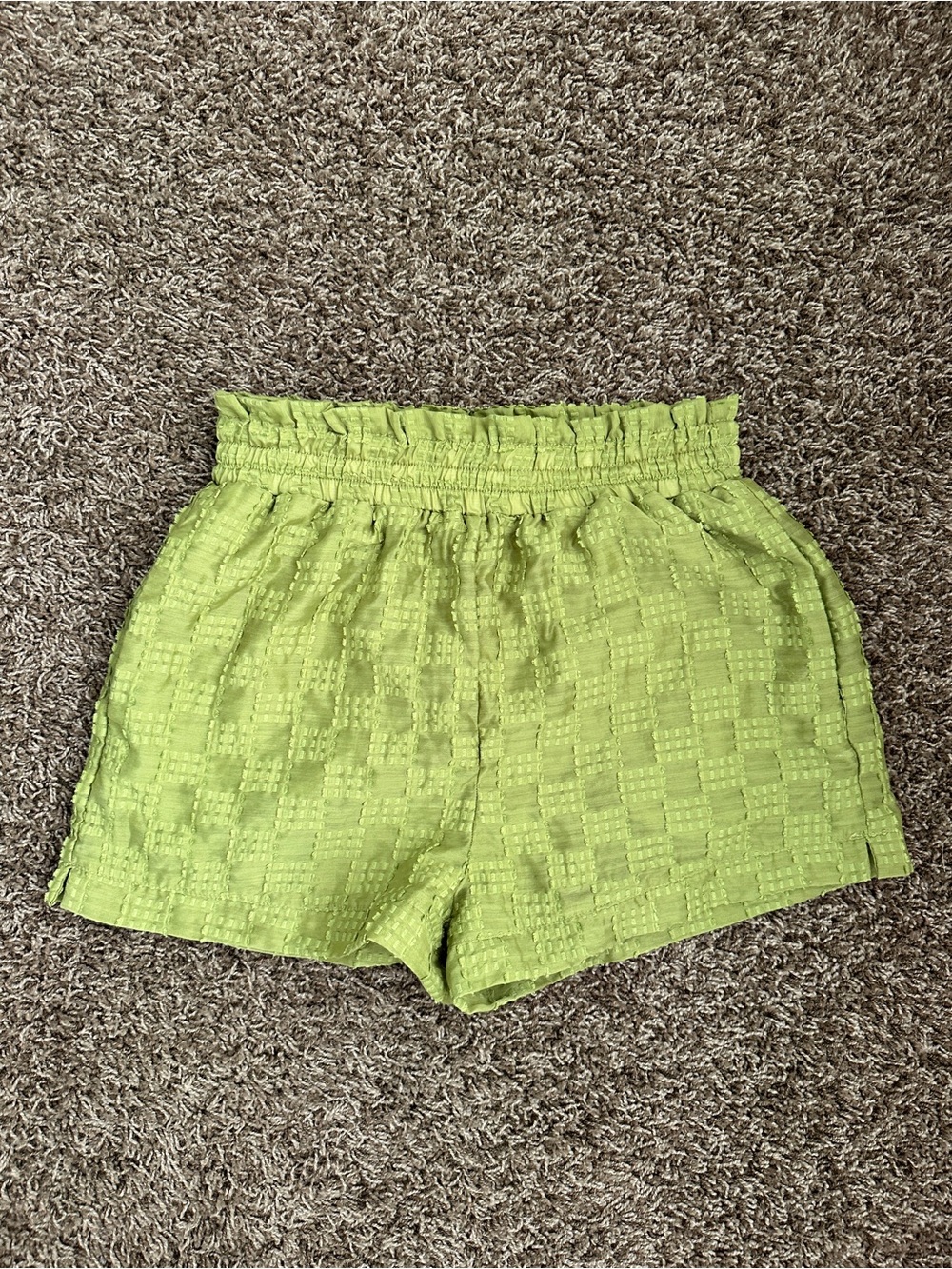 New In Green Texture Patterned Shorts Size M